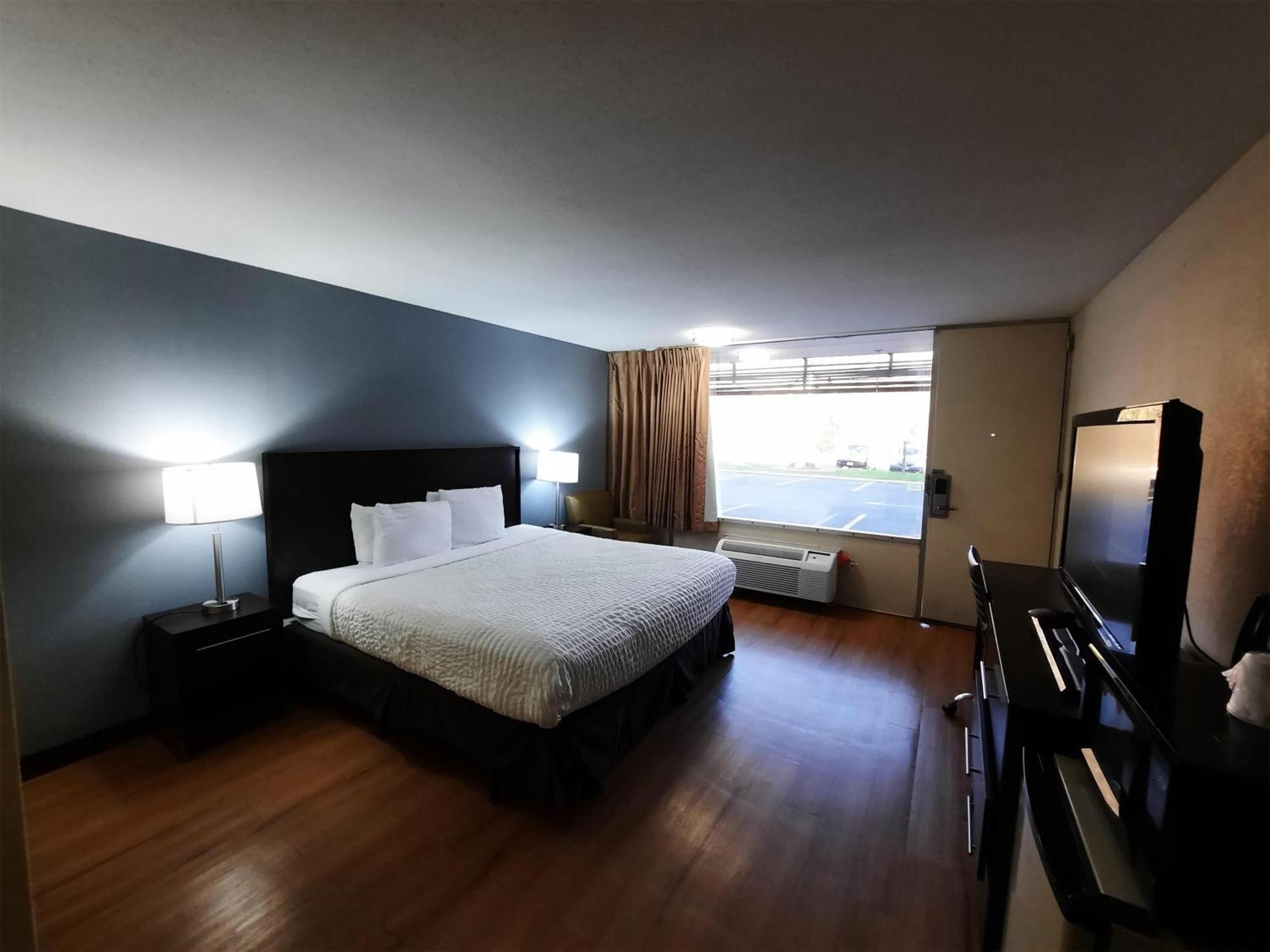 Americas Best Value Inn Moline Exterior foto